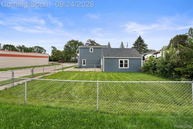 2931 Rochester Road, Royal Oak, MI 48073