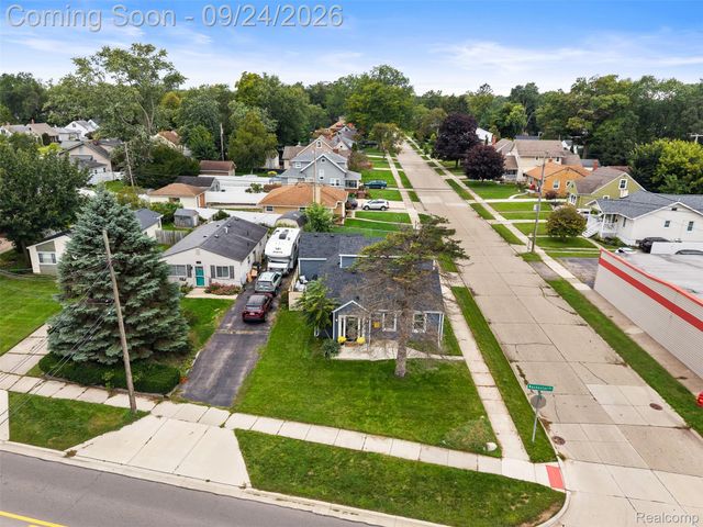 2931 Rochester Road, Royal Oak, MI 48073