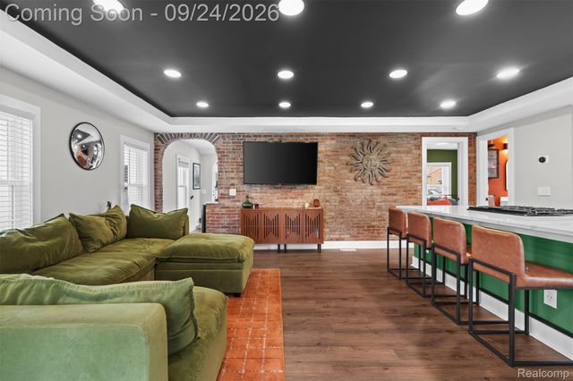 2931 Rochester Road, Royal Oak, MI 48073