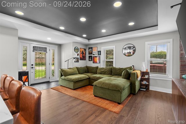 2931 Rochester Road, Royal Oak, MI 48073