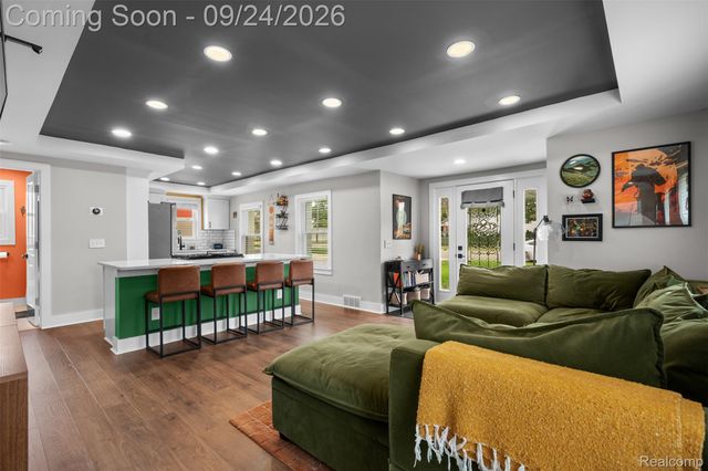 2931 Rochester Road, Royal Oak, MI 48073