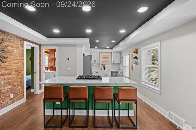 2931 Rochester Road, Royal Oak, MI 48073