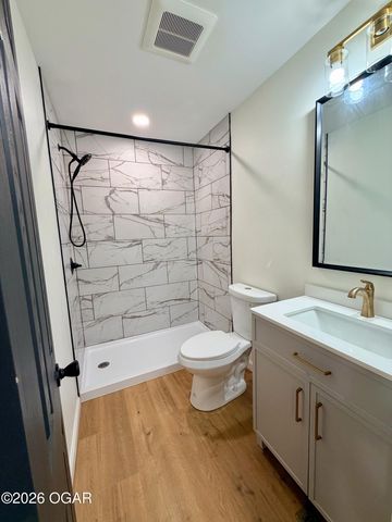 1504 S Mckinley Avenue, Joplin, MO 64801