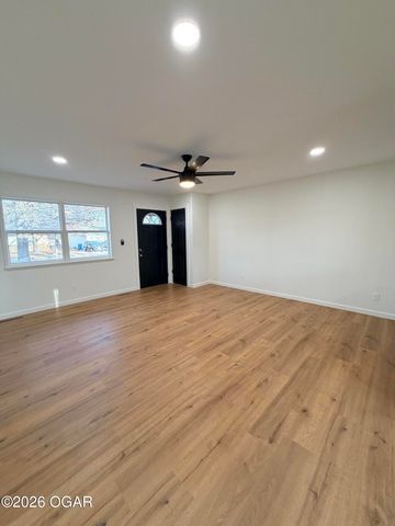 1504 S Mckinley Avenue, Joplin, MO 64801