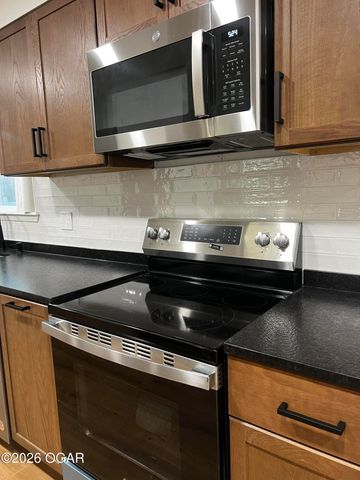 1504 S Mckinley Avenue, Joplin, MO 64801