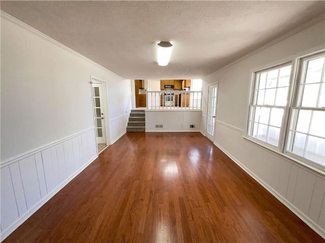 3186 Laurel Way, Snellville, GA 30078