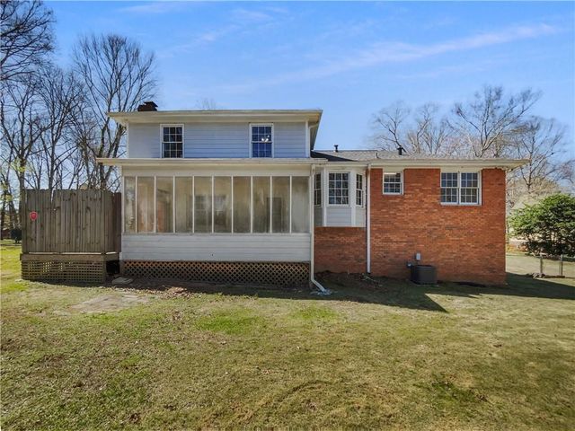 3186 Laurel Way, Snellville, GA 30078