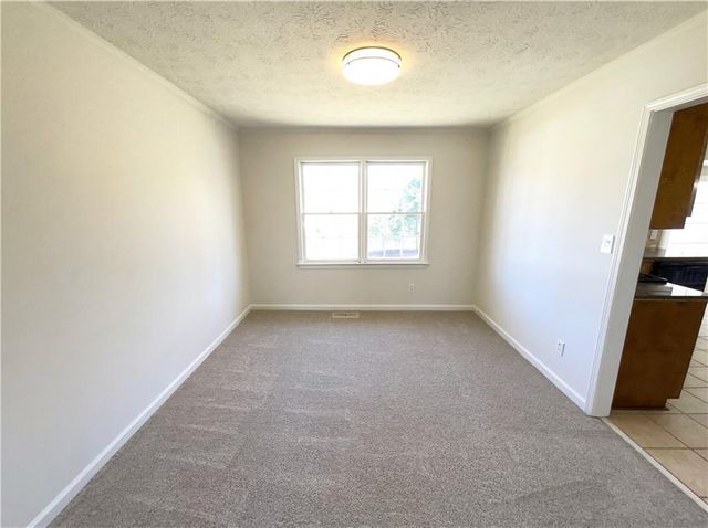 3186 Laurel Way, Snellville, GA 30078