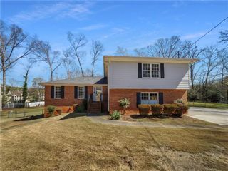 3186 Laurel Way, Snellville, GA 30078