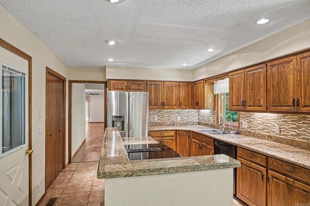 48 Almeria Way, Hot Springs Village, AR 71909