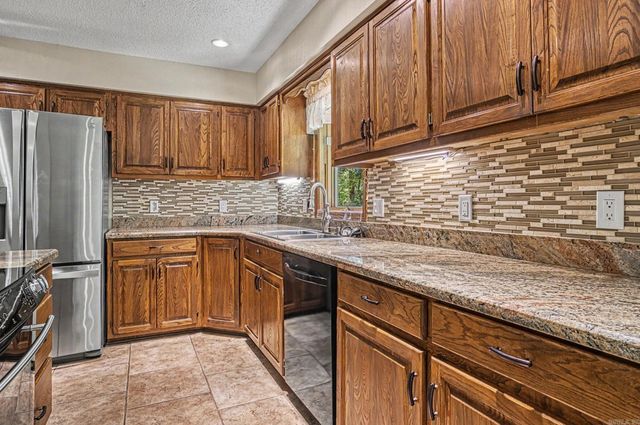 48 Almeria Way, Hot Springs Village, AR 71909