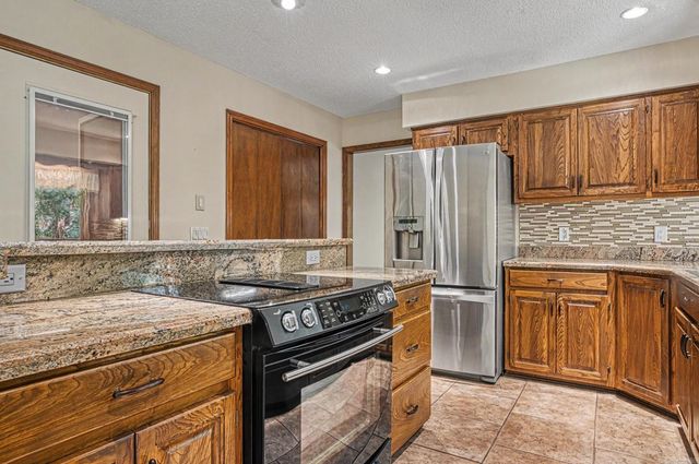48 Almeria Way, Hot Springs Village, AR 71909