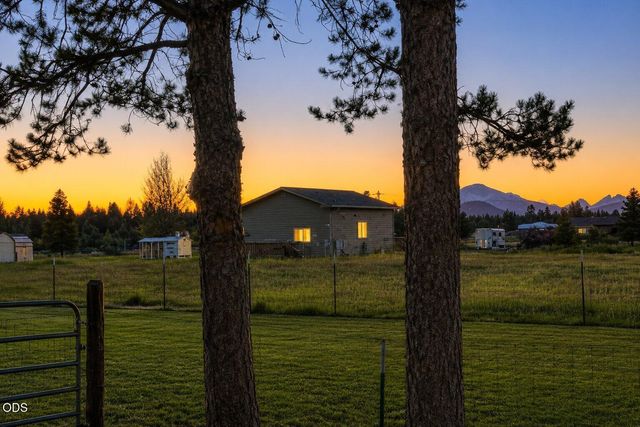 53355 Bridge Drive, La Pine, OR 97739