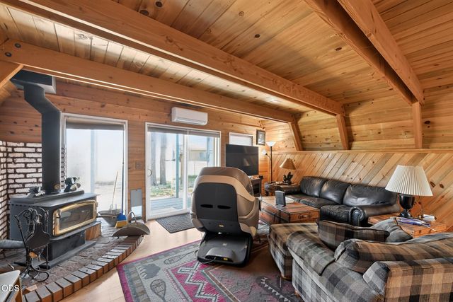 53355 Bridge Drive, La Pine, OR 97739