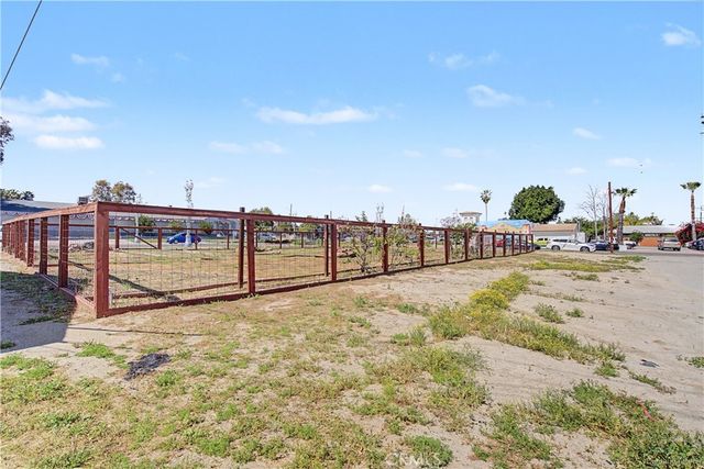 603 S D, Perris, CA 92570