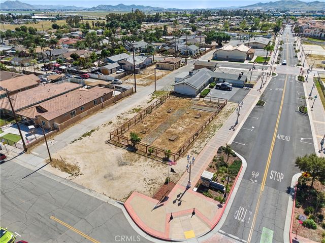 603 S D, Perris, CA 92570