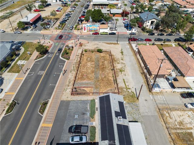 603 S D, Perris, CA 92570