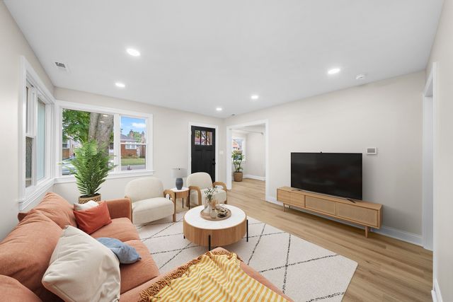 4122 Wenonah Avenue, Berwyn, IL 60402