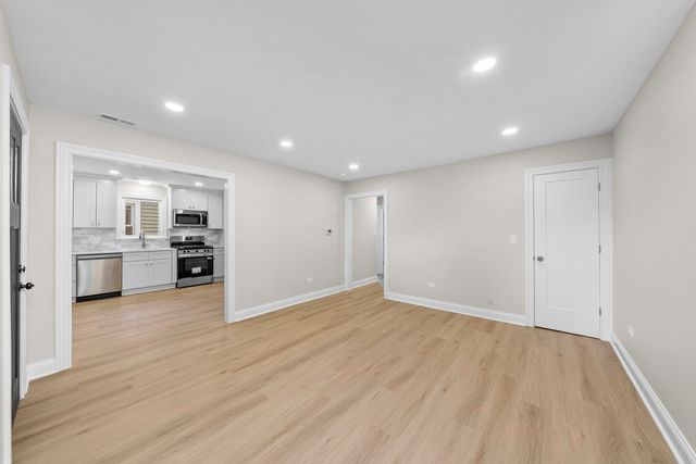 4122 Wenonah Avenue, Berwyn, IL 60402