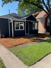 4122 Wenonah Avenue, Berwyn, IL 60402