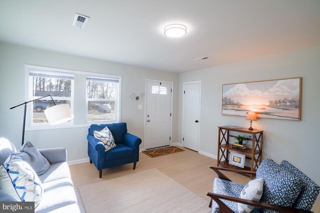 3308 BRADFORD ST, Woodbridge, VA 22193