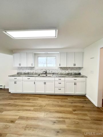 1328 6th Avenue, Norway, MI 49870