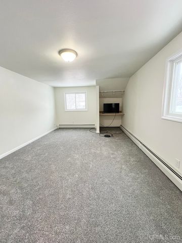 1328 6th Avenue, Norway, MI 49870