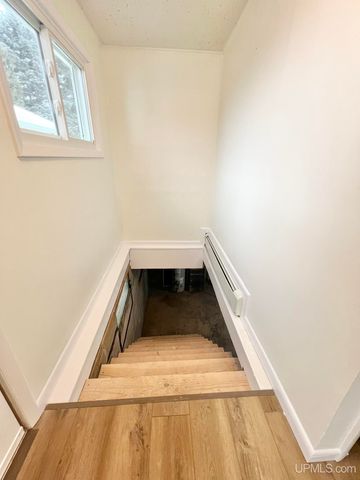 1328 6th Avenue, Norway, MI 49870