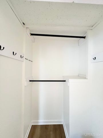 1328 6th Avenue, Norway, MI 49870