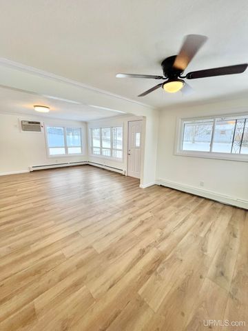 1328 6th Avenue, Norway, MI 49870