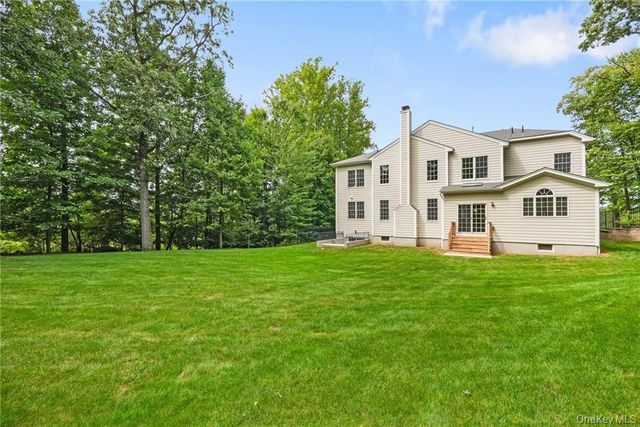 11 Fraydun Lane, Scarsdale, NY 10583