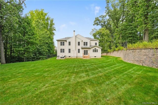 11 Fraydun Lane, Scarsdale, NY 10583