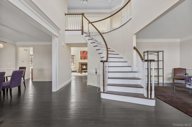11 Fraydun Lane, Scarsdale, NY 10583