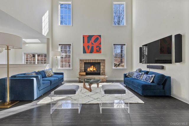 11 Fraydun Lane, Scarsdale, NY 10583