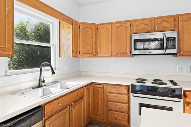 1108 Elmwood Avenue, High Point, NC 27265