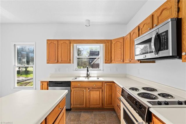 1108 Elmwood Avenue, High Point, NC 27265