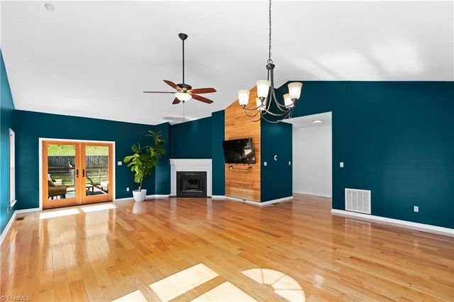 1108 Elmwood Avenue, High Point, NC 27265