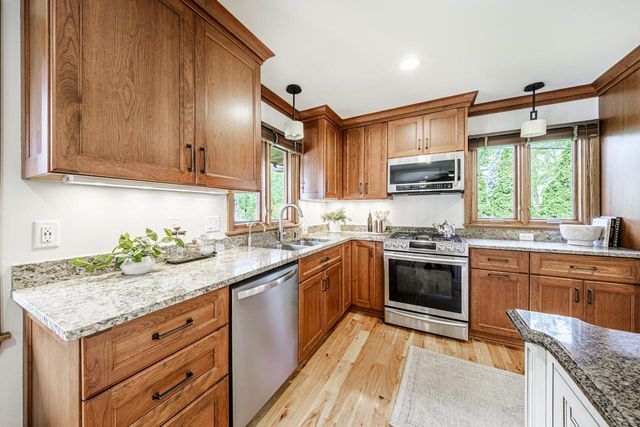 17765 Alta Louise PARKWAY, Brookfield, WI 53045