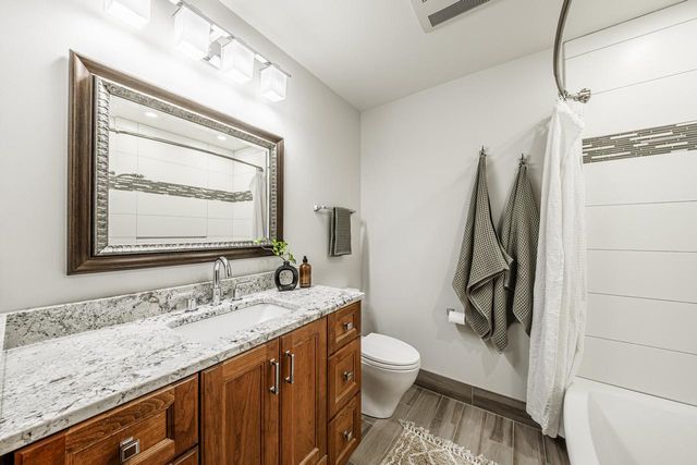 17765 Alta Louise PARKWAY, Brookfield, WI 53045