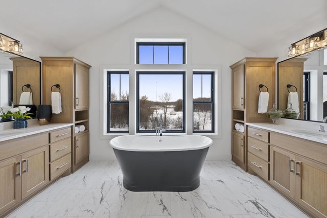 4738 Ogden Trail N, Stillwater, MN 55082