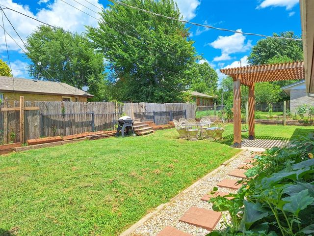 2901 Maple Lane, Edmond, OK 73034