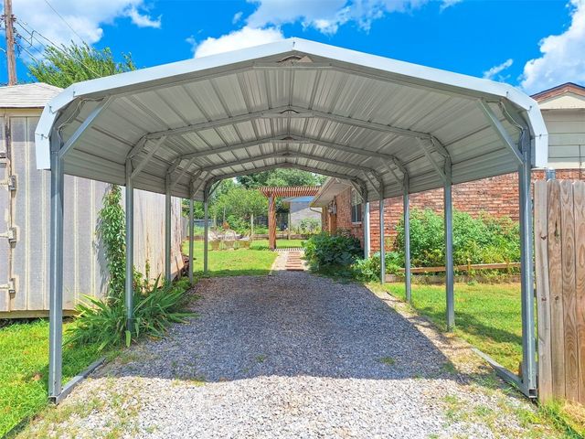 2901 Maple Lane, Edmond, OK 73034