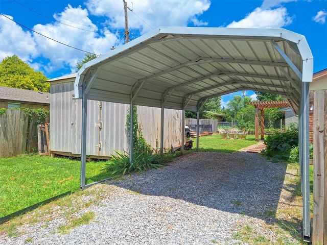 2901 Maple Lane, Edmond, OK 73034