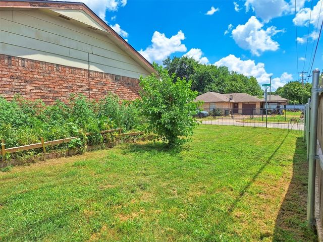2901 Maple Lane, Edmond, OK 73034