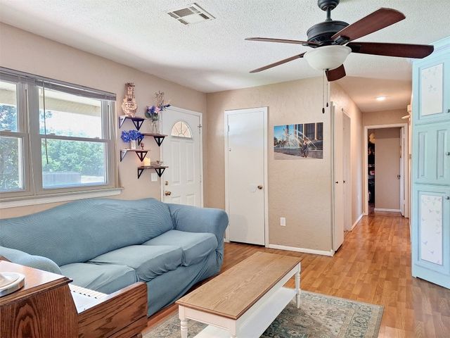 2901 Maple Lane, Edmond, OK 73034