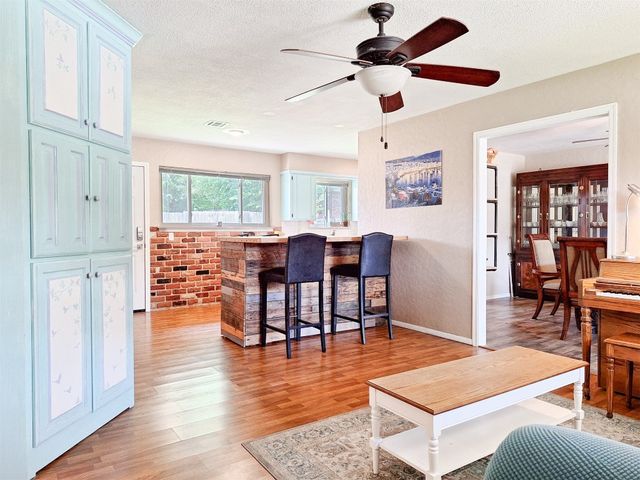 2901 Maple Lane, Edmond, OK 73034