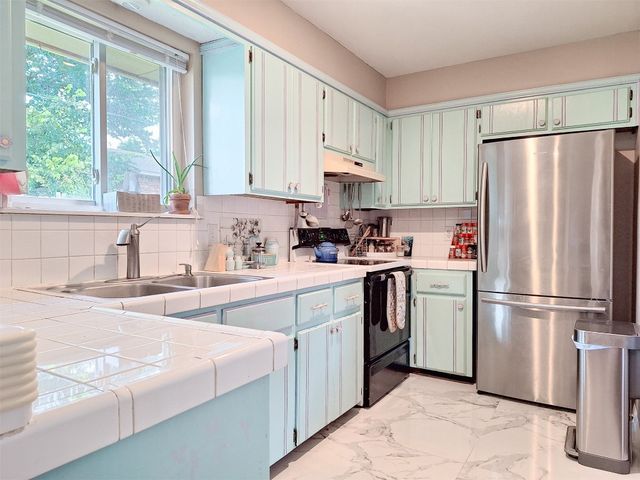 2901 Maple Lane, Edmond, OK 73034