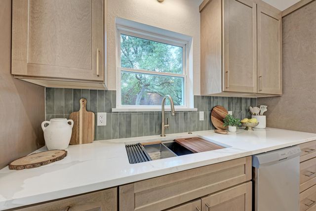 1110 Mayan WAY, Austin, TX 78733