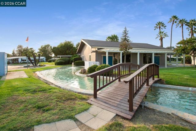 2322 Dalis Dr, Concord, CA 94520
