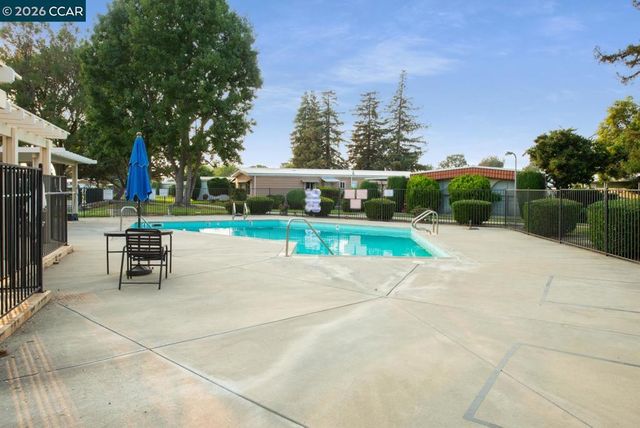 2322 Dalis Dr, Concord, CA 94520